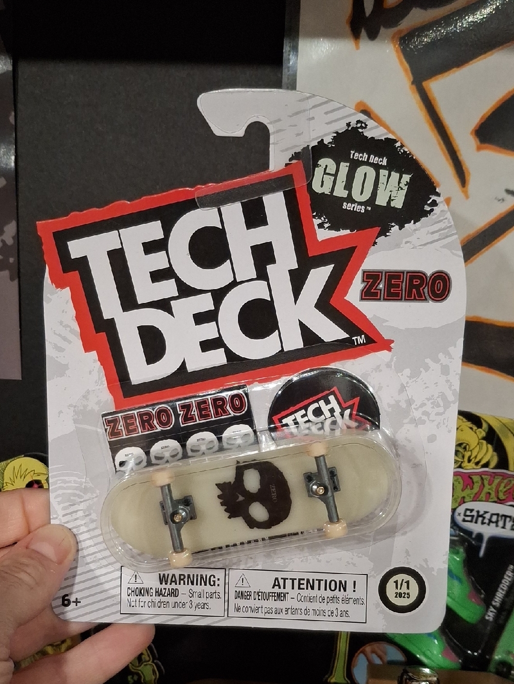 Tech Deck Zero Glow Skull Fingerboard - White